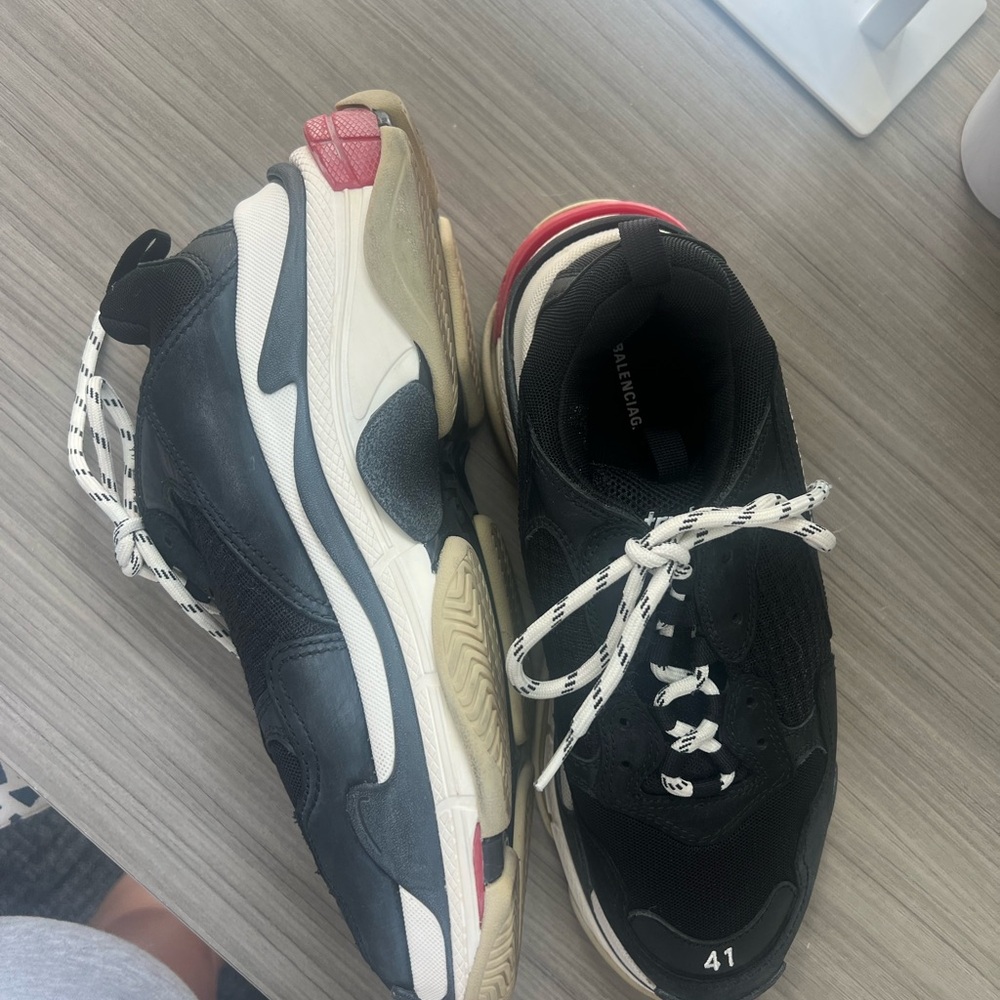 Balenciaga Red and Black Sneakers - Picture 3 of 5